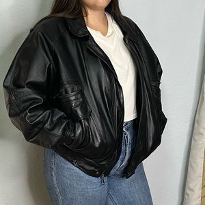 Urban Equipment leather jacket. Good condition. Size large. Double lining.